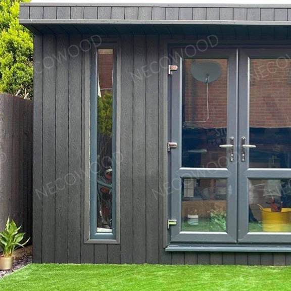 モダンな外装デザインのための耐久性のある WPC 壁被覆ソリューション